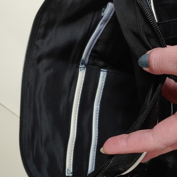 Nicole Miller 🆕 Shiny Leather Shoulder Bag - Picture 15 of 17